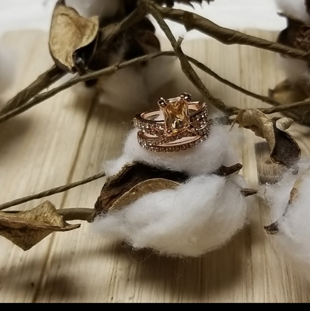 🔥🔥BACK IN STOCK🔥🔥Sparkling Morganite Women's Rose Gold Plated Winding Ring - Picture 13 of 16